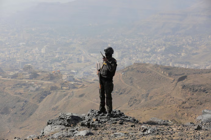 Askari ka tirsan Xuuthiyiinta Yemen.jpg